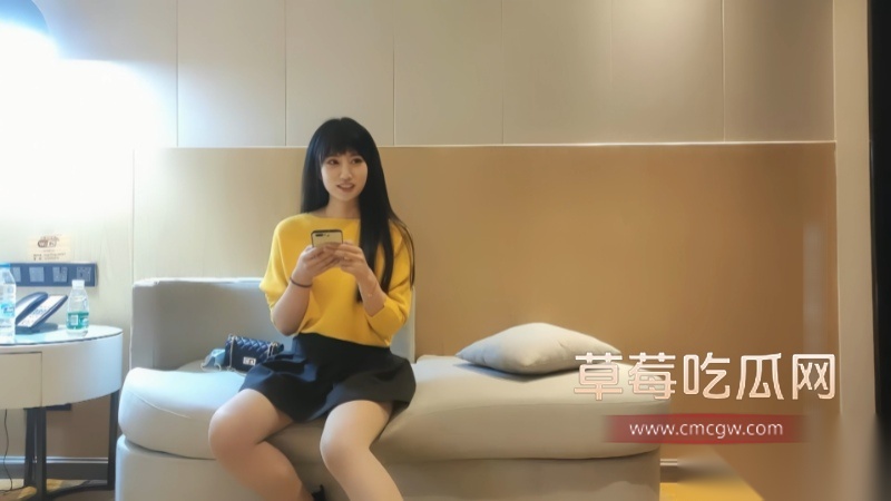 鸭哥探花精品作之黄衣00后 1