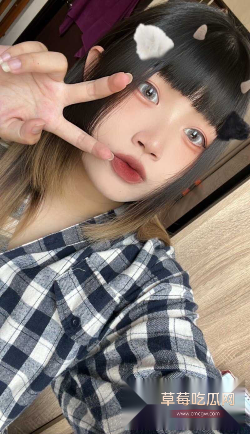 清纯可爱超漂亮人妻居家自拍曝光 1 清纯可爱超漂亮人妻居家自拍曝光 1