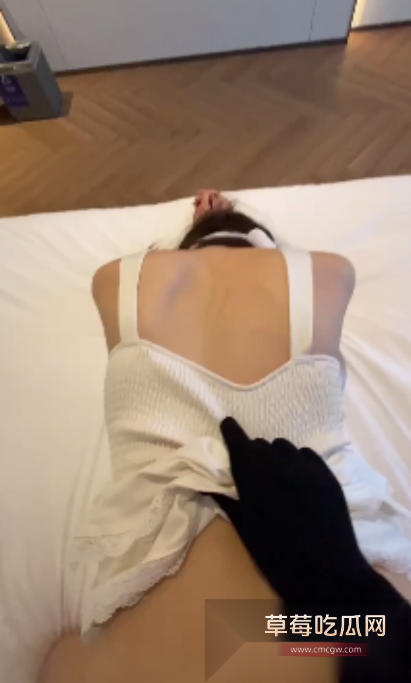 东坡先生最新原创 后入打桩素人大学生美女 2 东坡先生最新原创 后入打桩素人大学生美女 2