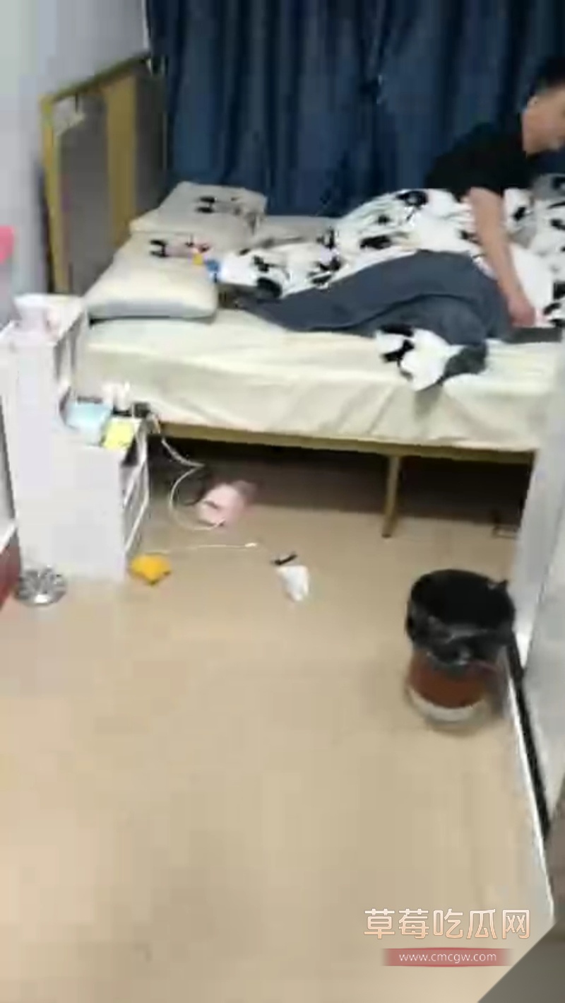 老婆背着自己出轨男同事被抓包 6 老婆背着自己出轨男同事被抓包 6