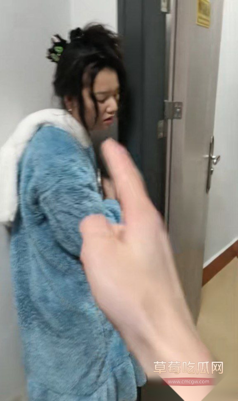 老婆背着自己出轨男同事被抓包 8 老婆背着自己出轨男同事被抓包 8