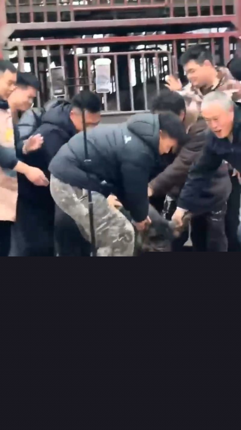 抖音重庆呆呆杀猪家门口人山人海4 抖音重庆呆呆杀猪家门口人山人海4