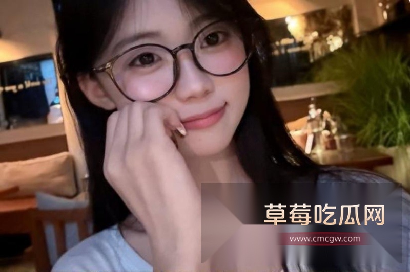 南京审计大学高颜值大奶学生妹陈晓敏 2