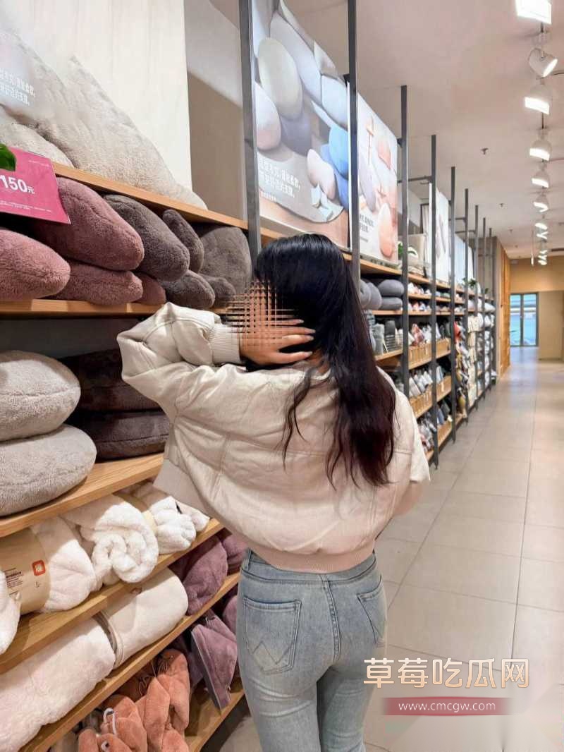 拿下自己的骚货堂姐 28 拿下自己的骚货堂姐 28