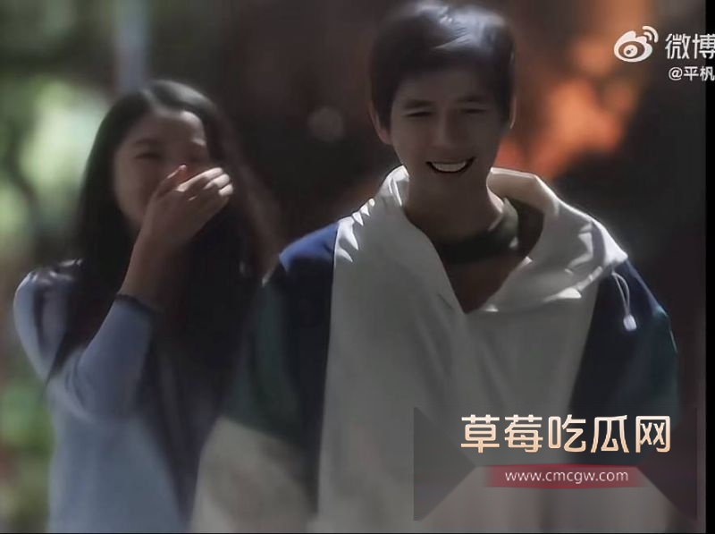 王安宇与关晓彤等女明星的亲密合照4