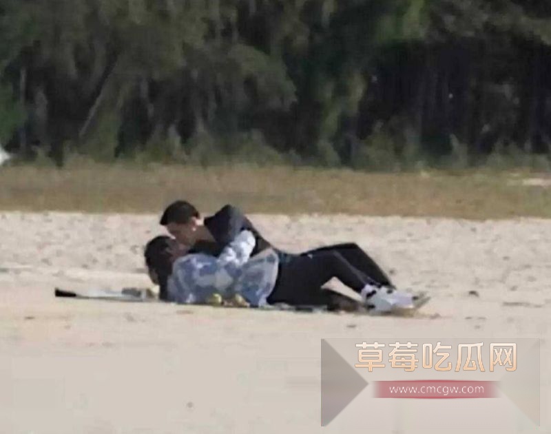 王安宇与关晓彤等女明星的亲密合照5