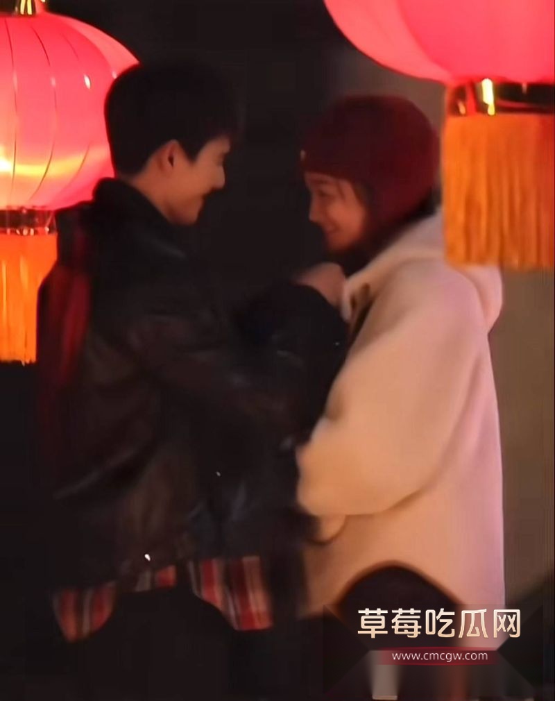 王安宇与关晓彤等女明星的亲密合照13