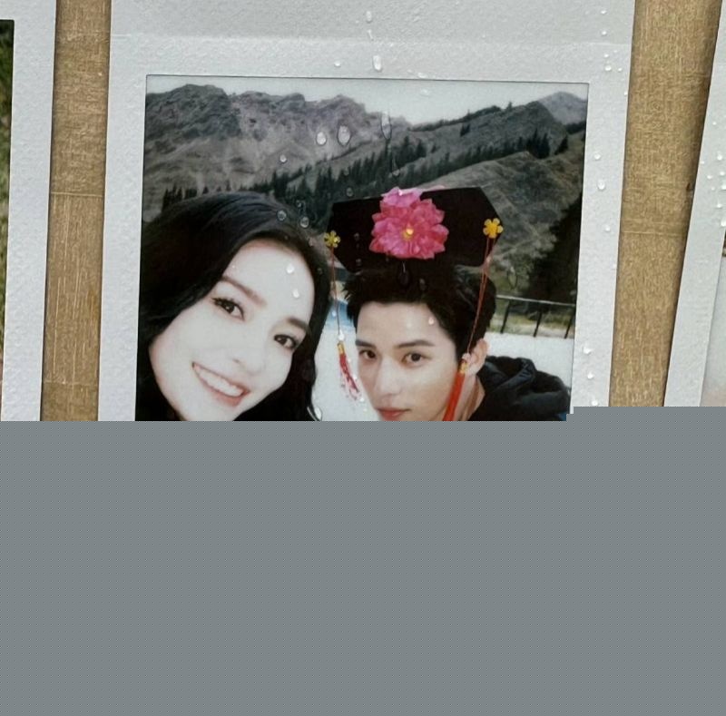 王安宇与关晓彤等女明星的亲密合照29