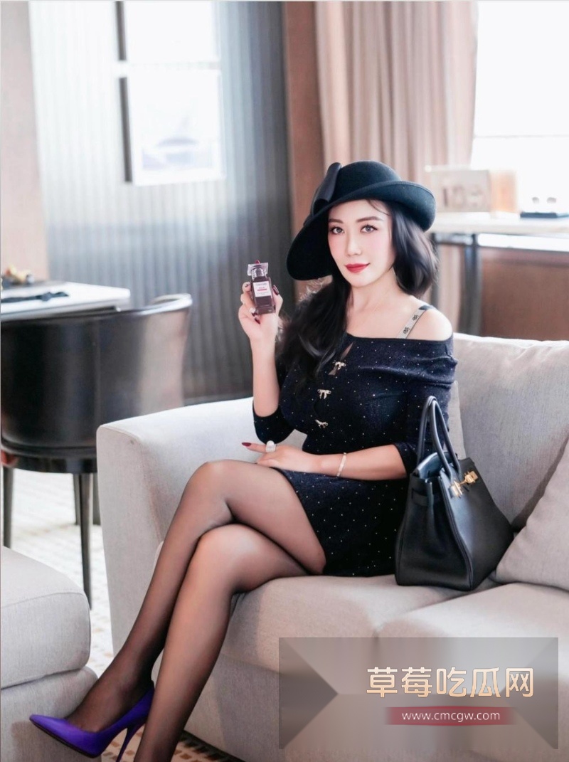 抖音性感女神秋芊月私密大尺度彻底曝光 4