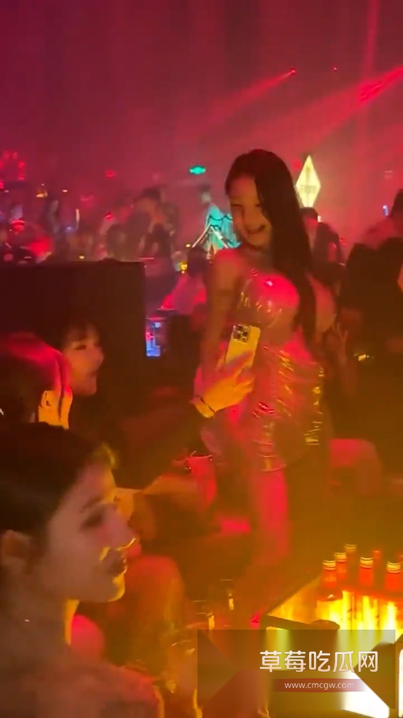 商K淫乱生活合集 2 商K淫乱生活合集 2