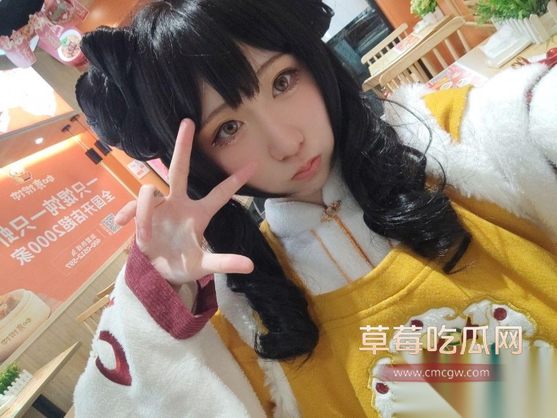 漫展拿下的19岁学生妹 44 漫展拿下的19岁学生妹 44