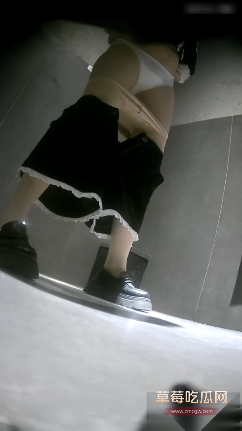 酒吧最新流出逼脸同框偷拍 7 酒吧最新流出逼脸同框偷拍 7