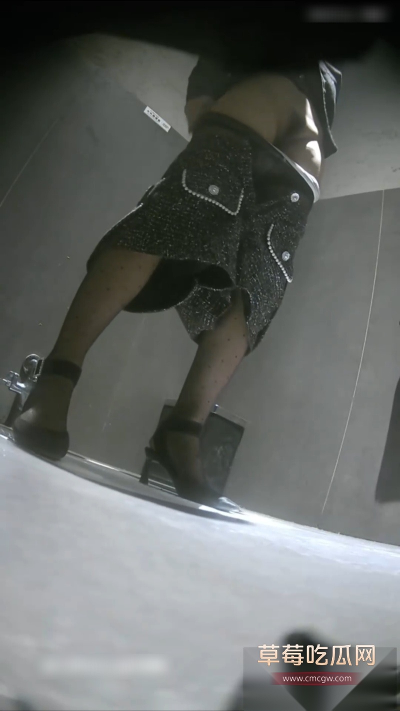 酒吧最新流出逼脸同框偷拍 11 酒吧最新流出逼脸同框偷拍 11