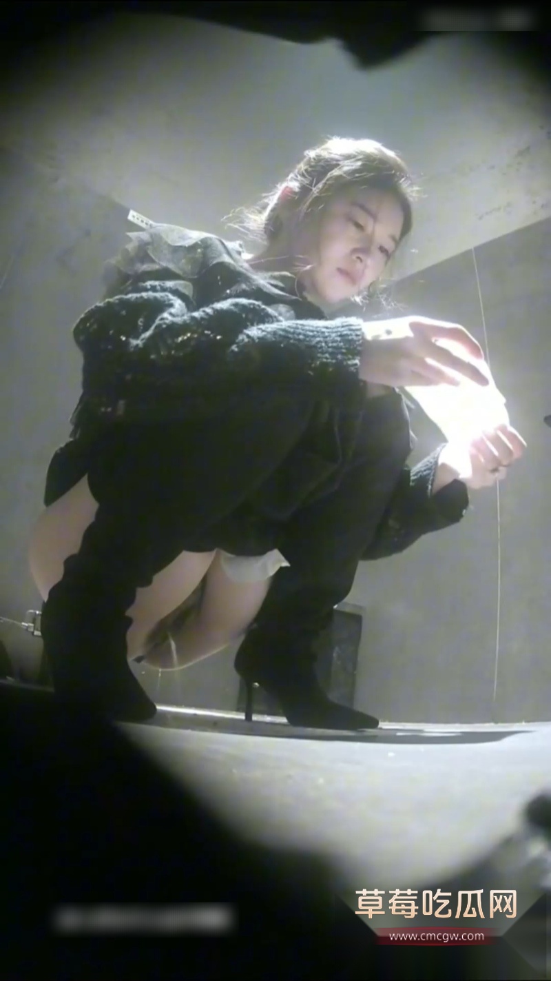 酒吧最新流出逼脸同框偷拍 13 酒吧最新流出逼脸同框偷拍 13