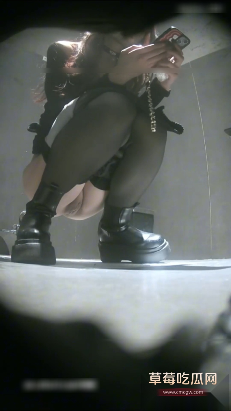 酒吧最新流出逼脸同框偷拍 30 酒吧最新流出逼脸同框偷拍 30