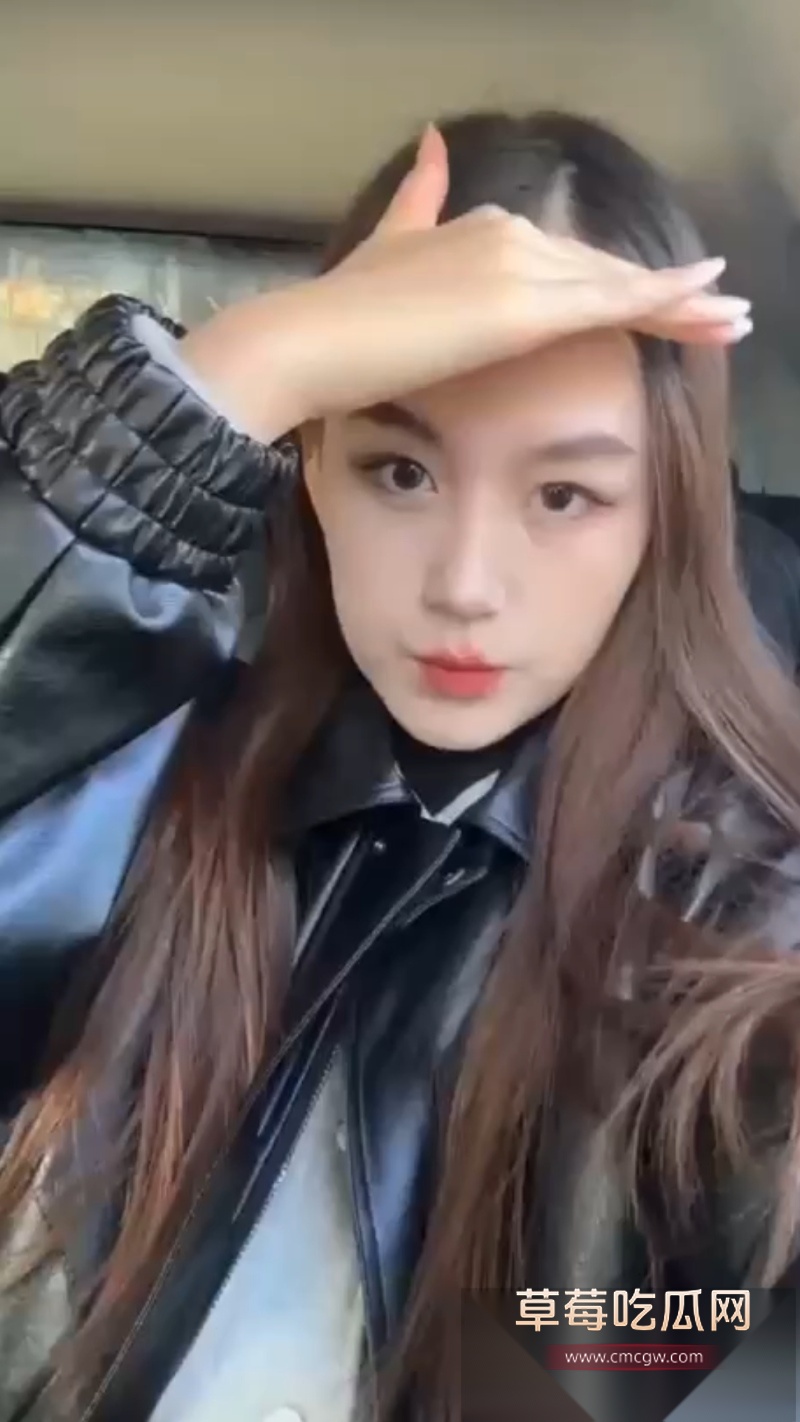 高颜值美人青春靓丽 31