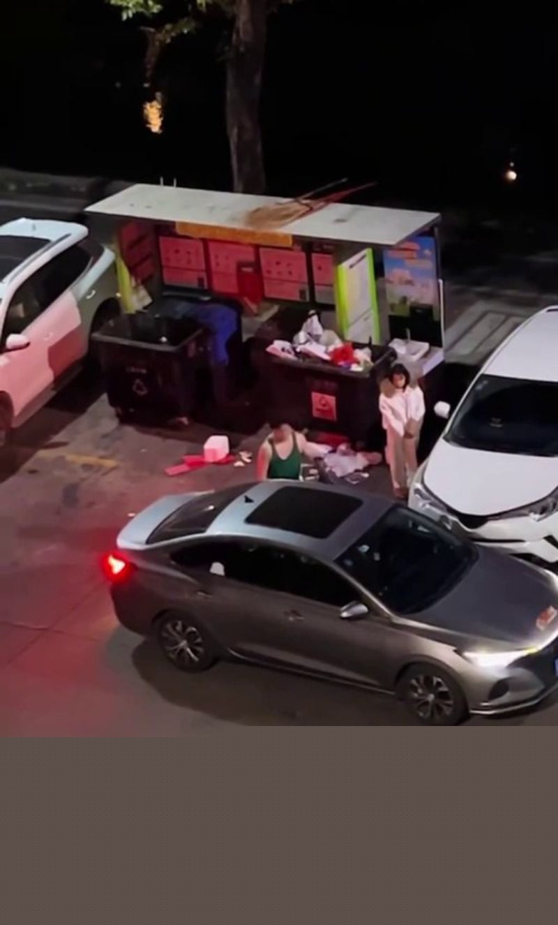 女子脚踏两条船4