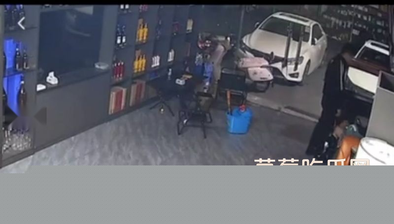 男女大白天在店里偷情被正宫老婆当场抓包5 男女大白天在店里偷情被正宫老婆当场抓包5