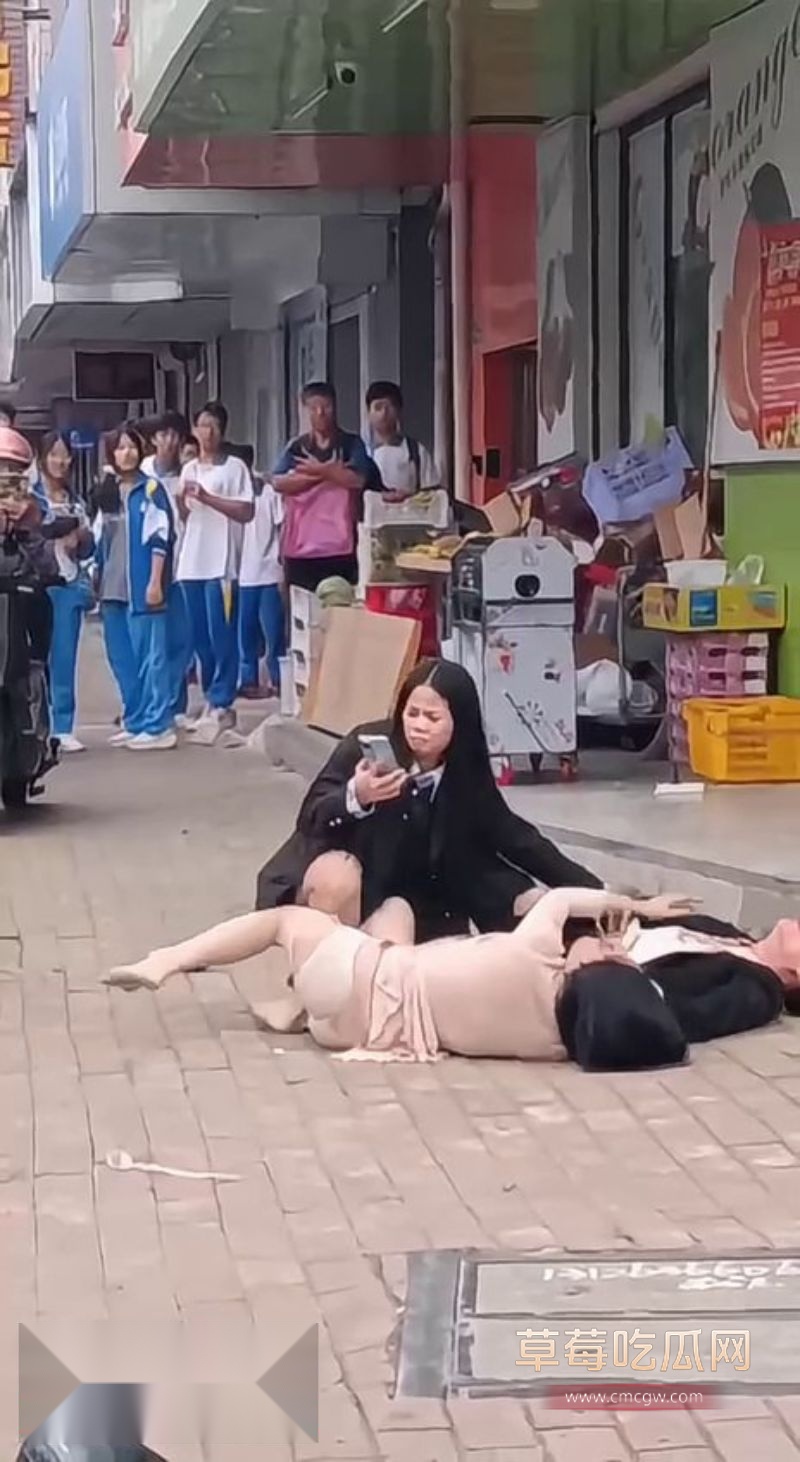 醉酒男子光天化日之下精虫上脑8 醉酒男子光天化日之下精虫上脑8