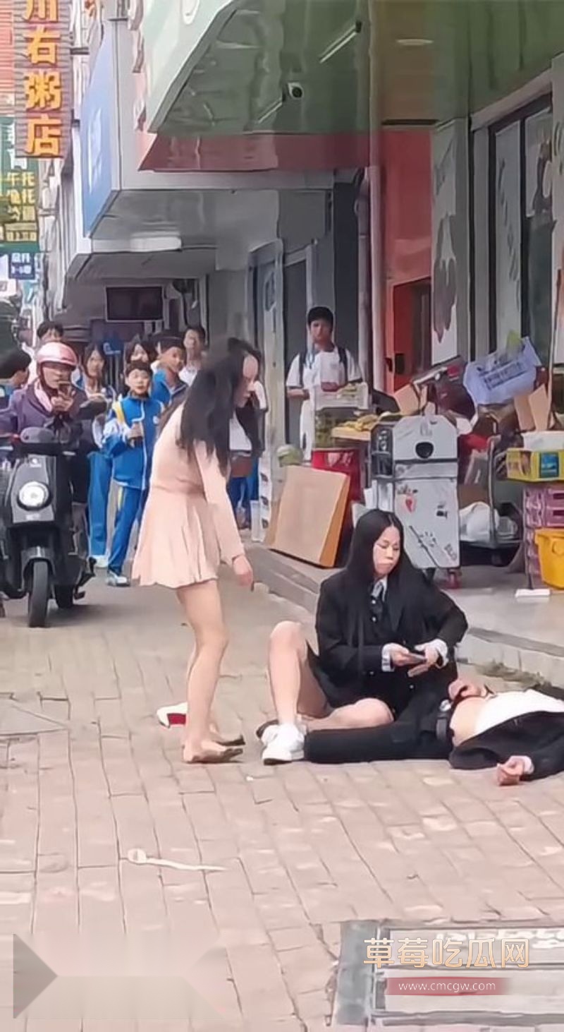 醉酒男子光天化日之下精虫上脑9 醉酒男子光天化日之下精虫上脑9