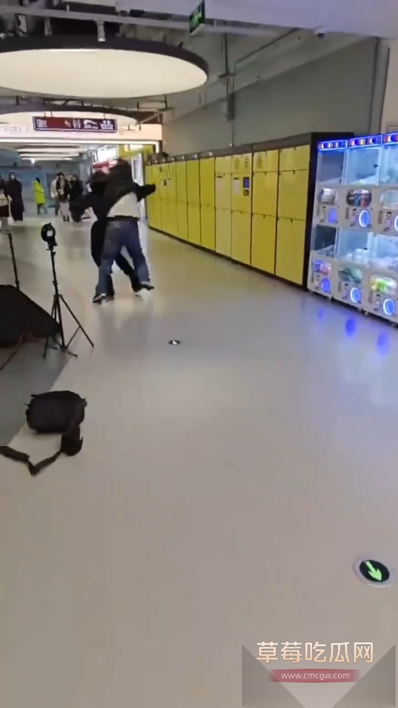 四川天府红摄影打人事件 11 四川天府红摄影打人事件 11