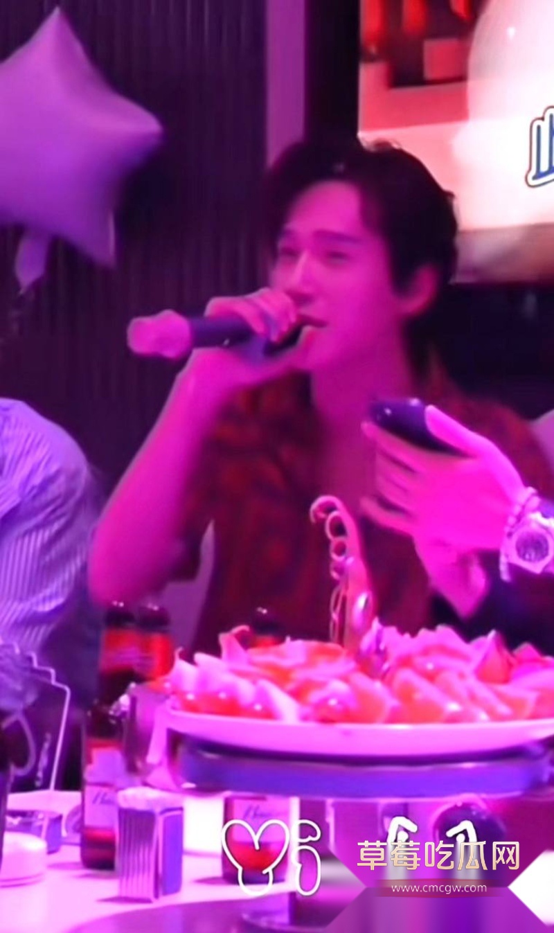 男演员展轩个私密女友被扒 52