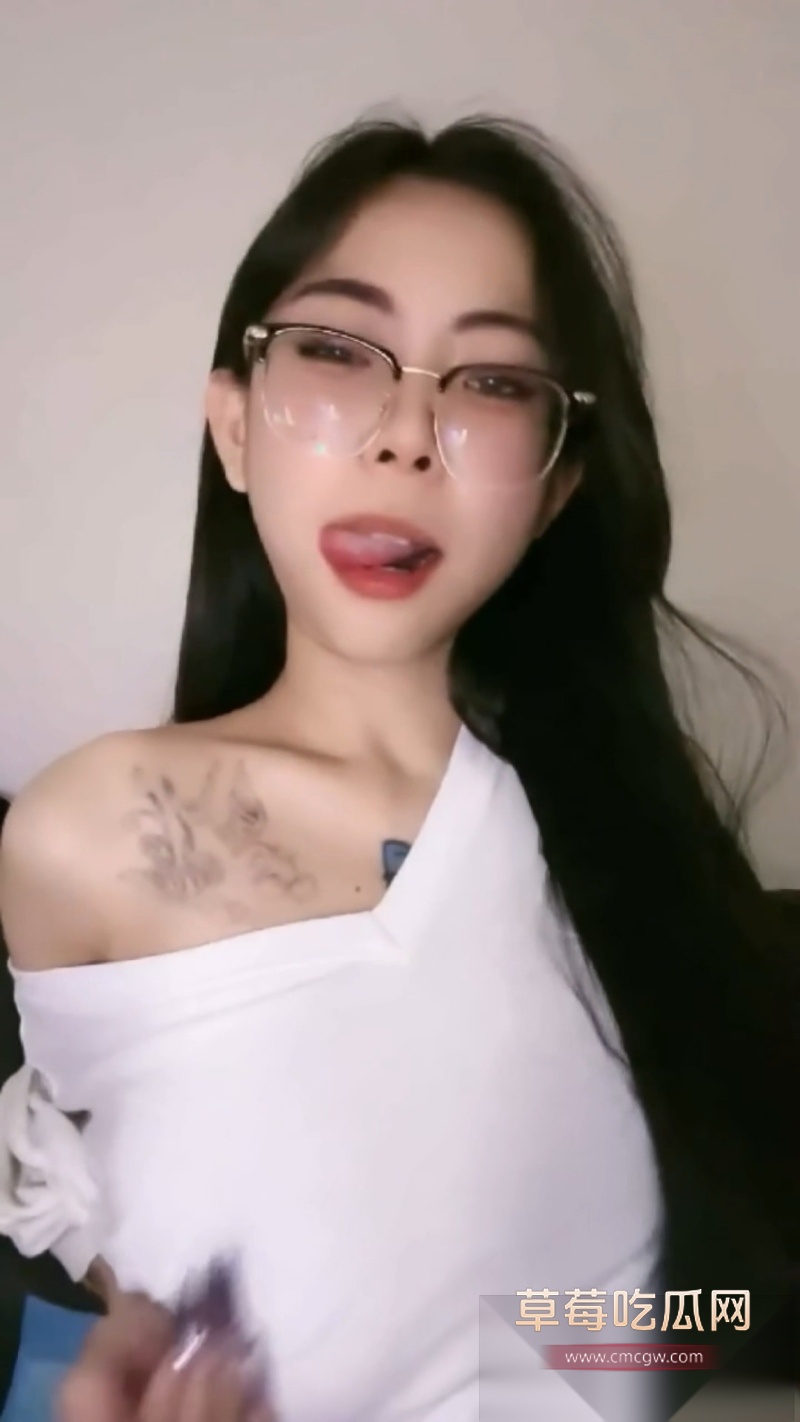 极品四眼纹身妹妮寇1v1 2