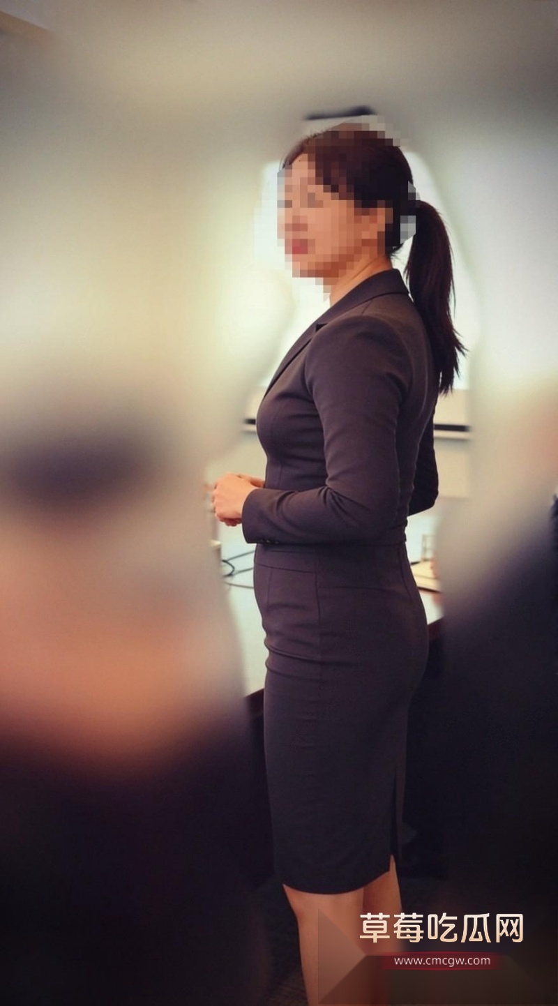 海角社区 爆操丝袜高跟丰韵熟女领导 1