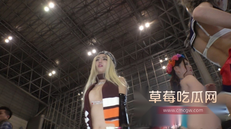 极致蹲姿春光乍泄 7