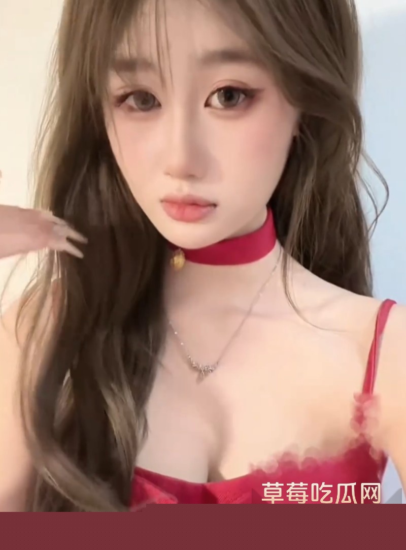 兜不住屎红裙女子10