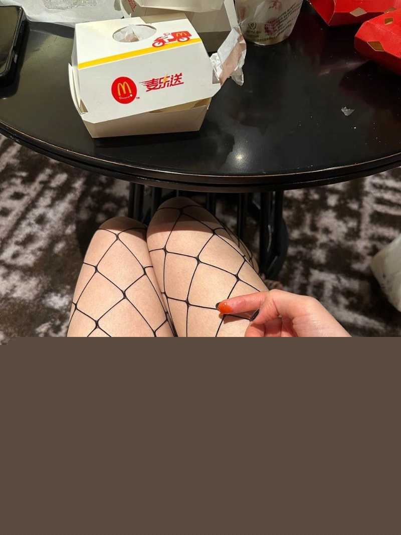 姜舒婷这个新流出的巨乳福利姬 33