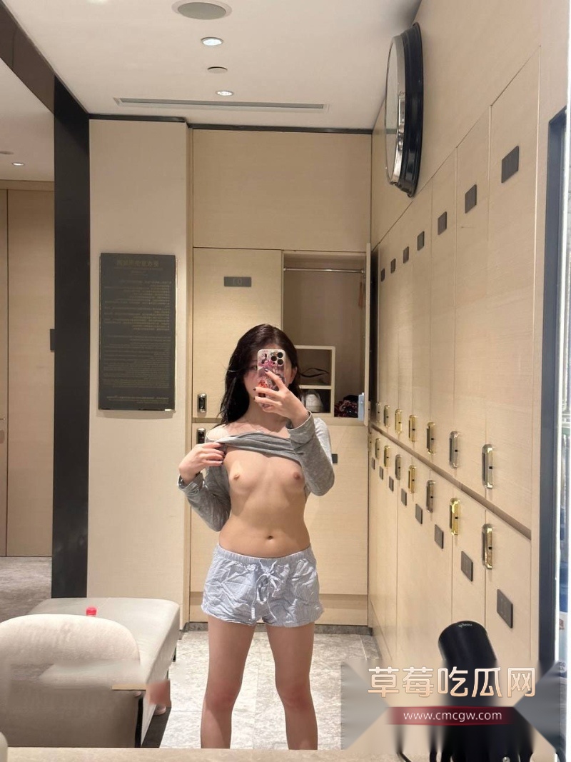 姜舒婷这个新流出的巨乳福利姬 39