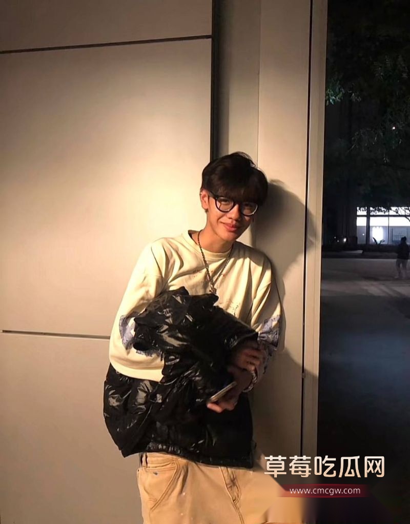 女王殿下私下约女网红夏牡丹13