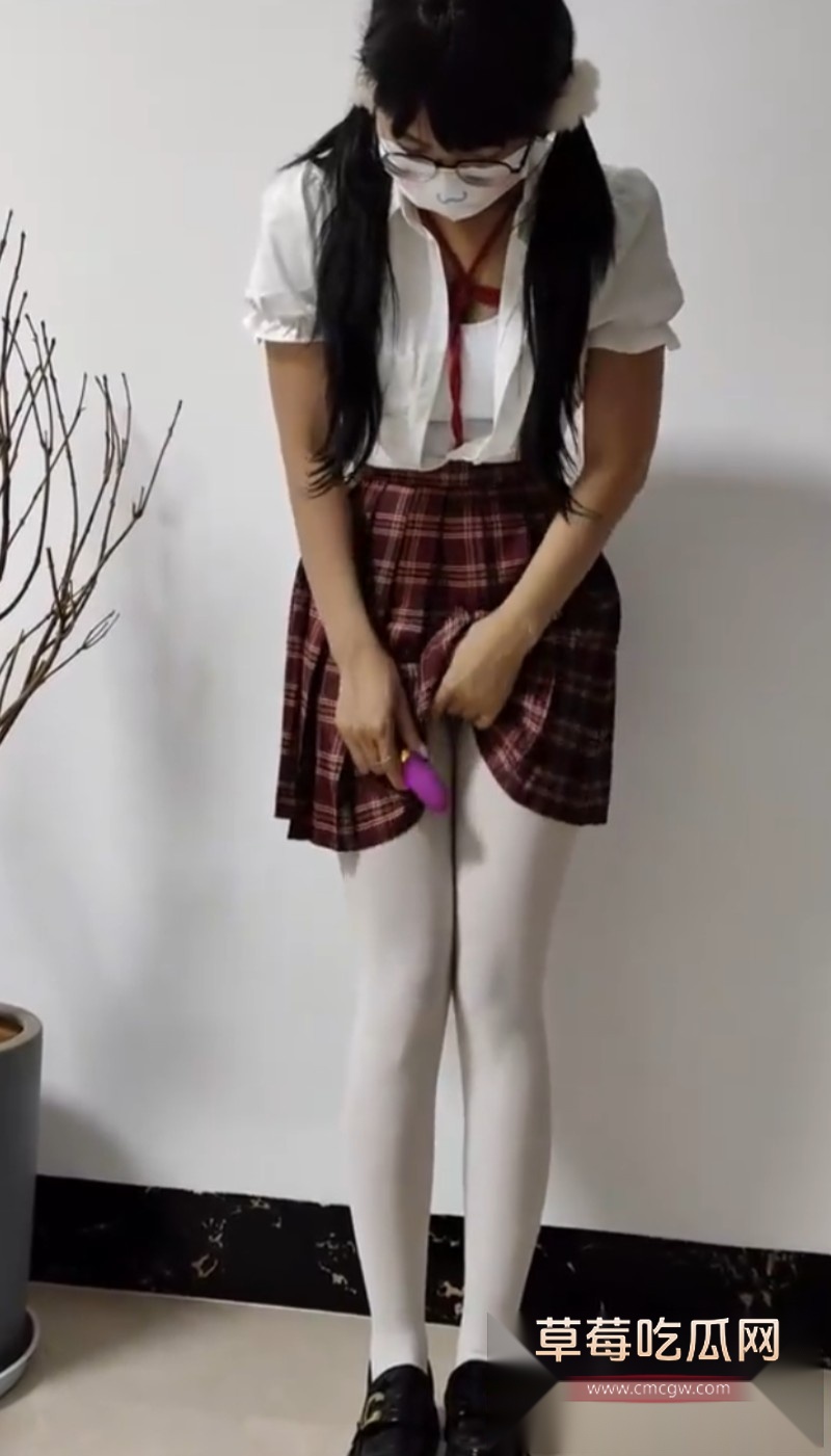 美女被粗绳子绑住手脚5 美女被粗绳子绑住手脚5