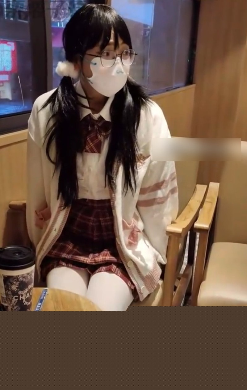 美女被粗绳子绑住手脚6 美女被粗绳子绑住手脚6