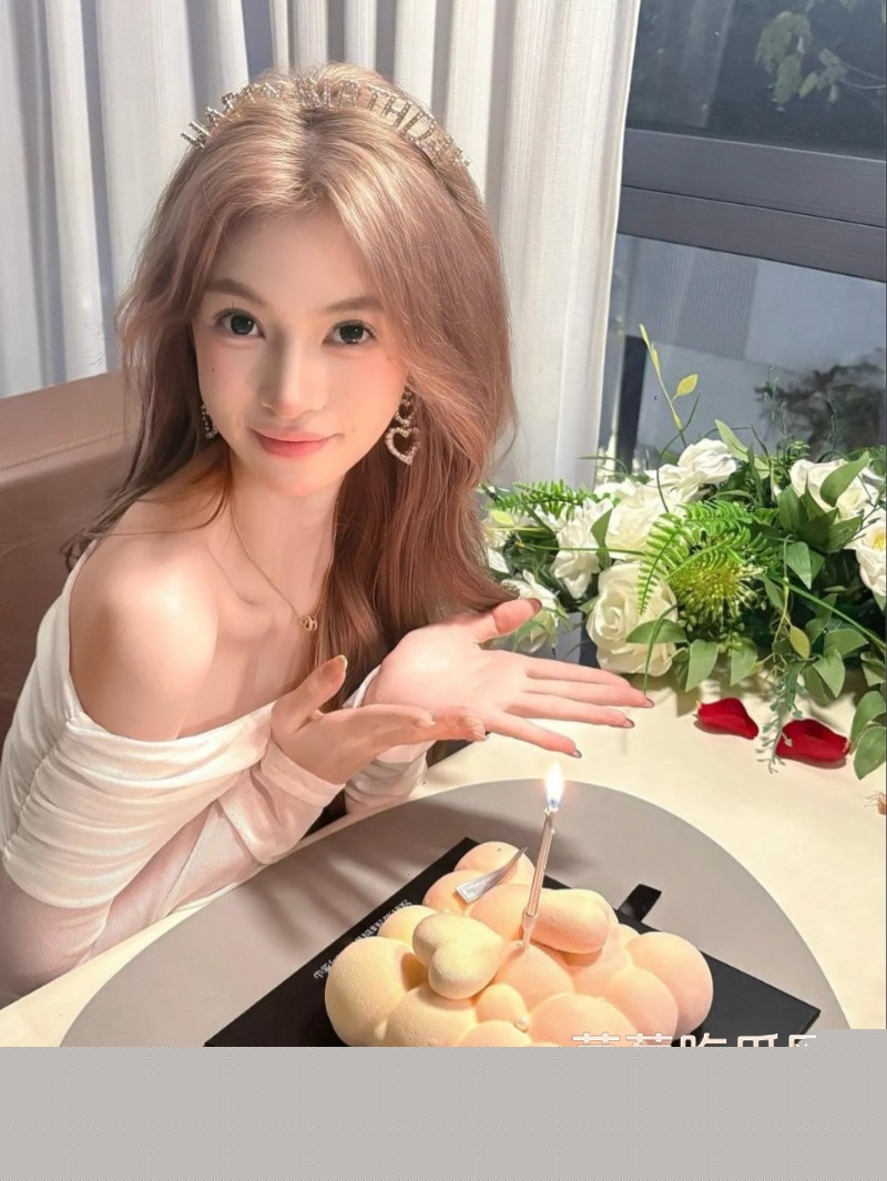 极品高颜值反差网红小小舒3