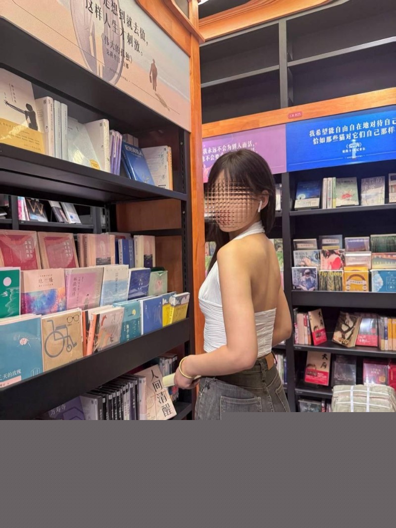 海角社区39岁妈妈和30岁堂姐5 海角社区39岁妈妈和30岁堂姐5