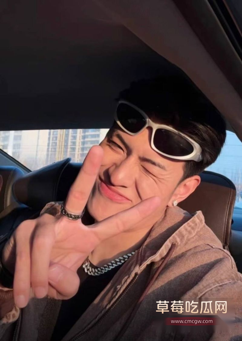 藏族男网红董朱相关照片12 藏族男网红董朱相关照片12