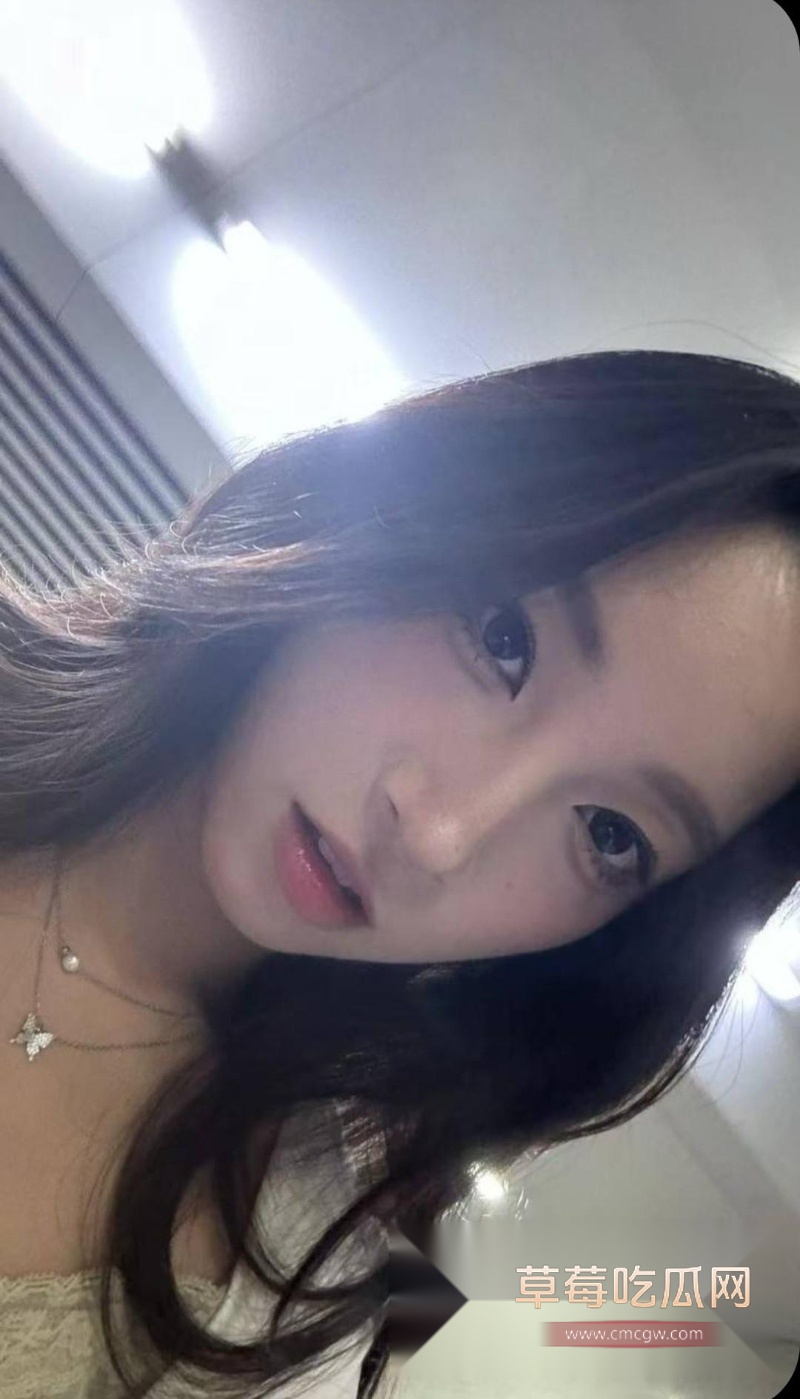 武汉大学反差婊学姐王佳雯 1