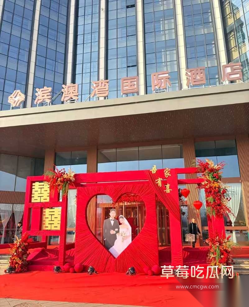 抖音超500万粉丝歌手陈雪凝新婚老公李瑞滨被曝是男名媛 12 抖音超500万粉丝歌手陈雪凝新婚老公李瑞滨被曝是男名媛 12