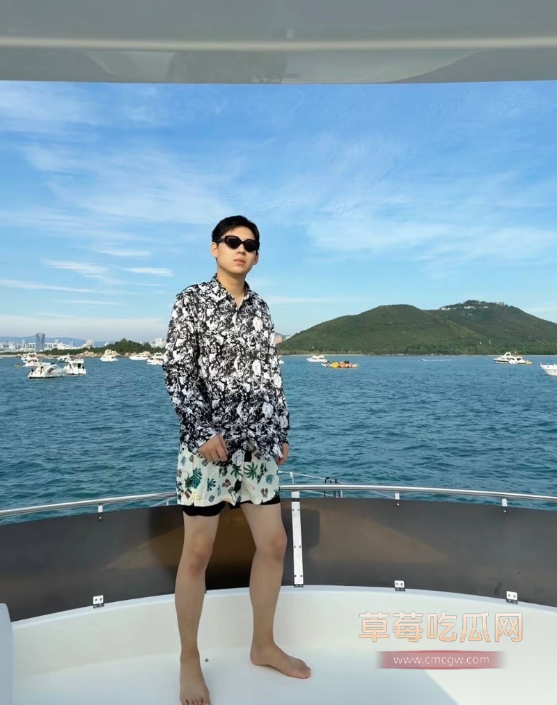 抖音超500万粉丝歌手陈雪凝新婚老公李瑞滨被曝是男名媛 29 抖音超500万粉丝歌手陈雪凝新婚老公李瑞滨被曝是男名媛 29