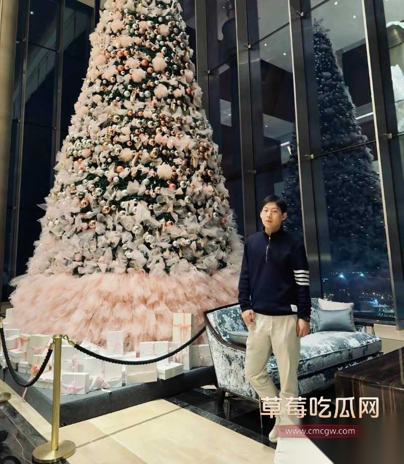 抖音超500万粉丝歌手陈雪凝新婚老公李瑞滨被曝是男名媛 30 抖音超500万粉丝歌手陈雪凝新婚老公李瑞滨被曝是男名媛 30