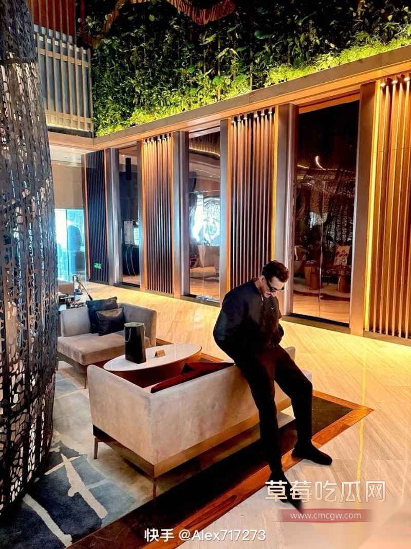 抖音超500万粉丝歌手陈雪凝新婚老公李瑞滨被曝是男名媛 67 抖音超500万粉丝歌手陈雪凝新婚老公李瑞滨被曝是男名媛 67