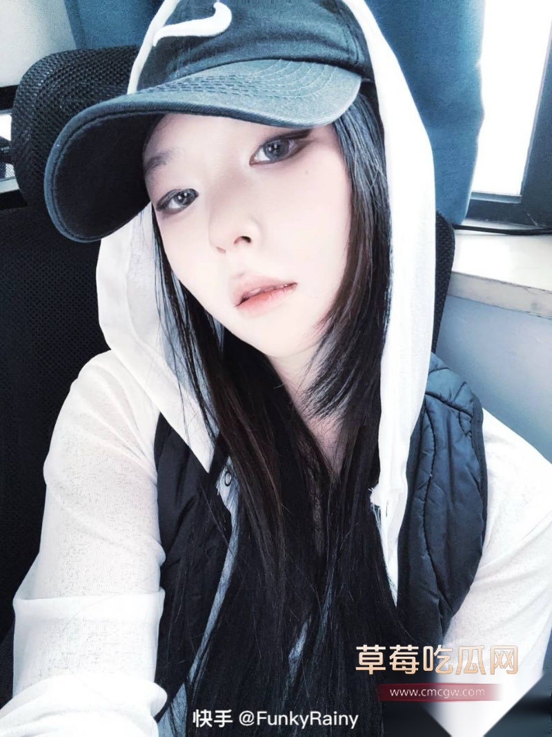 抖音超500万粉丝歌手陈雪凝新婚老公李瑞滨被曝是男名媛 72 抖音超500万粉丝歌手陈雪凝新婚老公李瑞滨被曝是男名媛 72