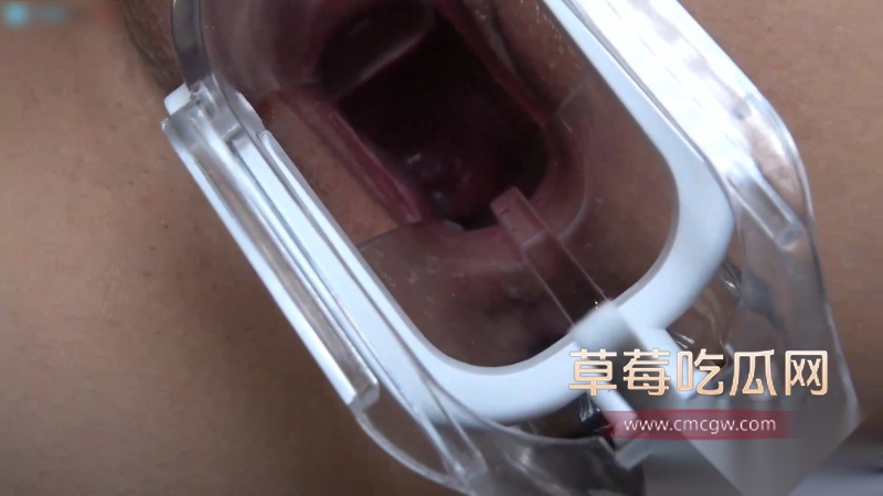 小穴粉嫩的美人痣妹妹 20