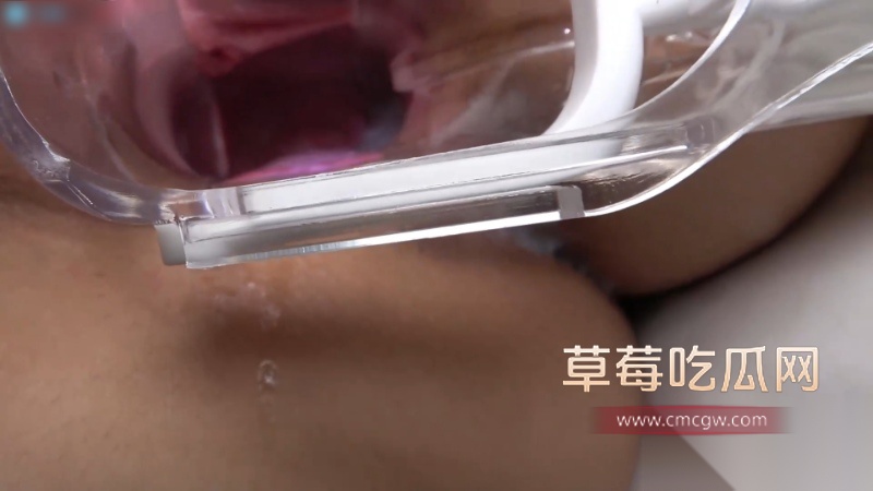 小穴粉嫩的美人痣妹妹 25