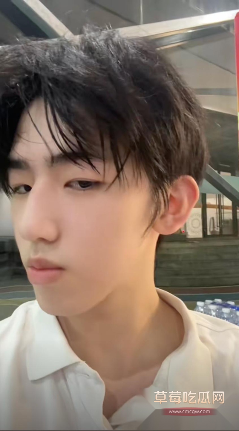 抖音博主zlizli打飞机 9 抖音博主zlizli打飞机 9