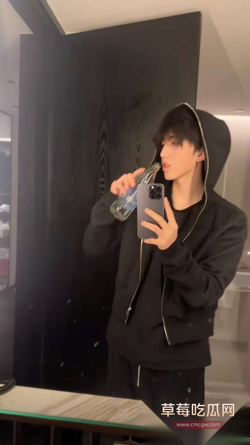 抖音博主zlizli打飞机 10 抖音博主zlizli打飞机 10