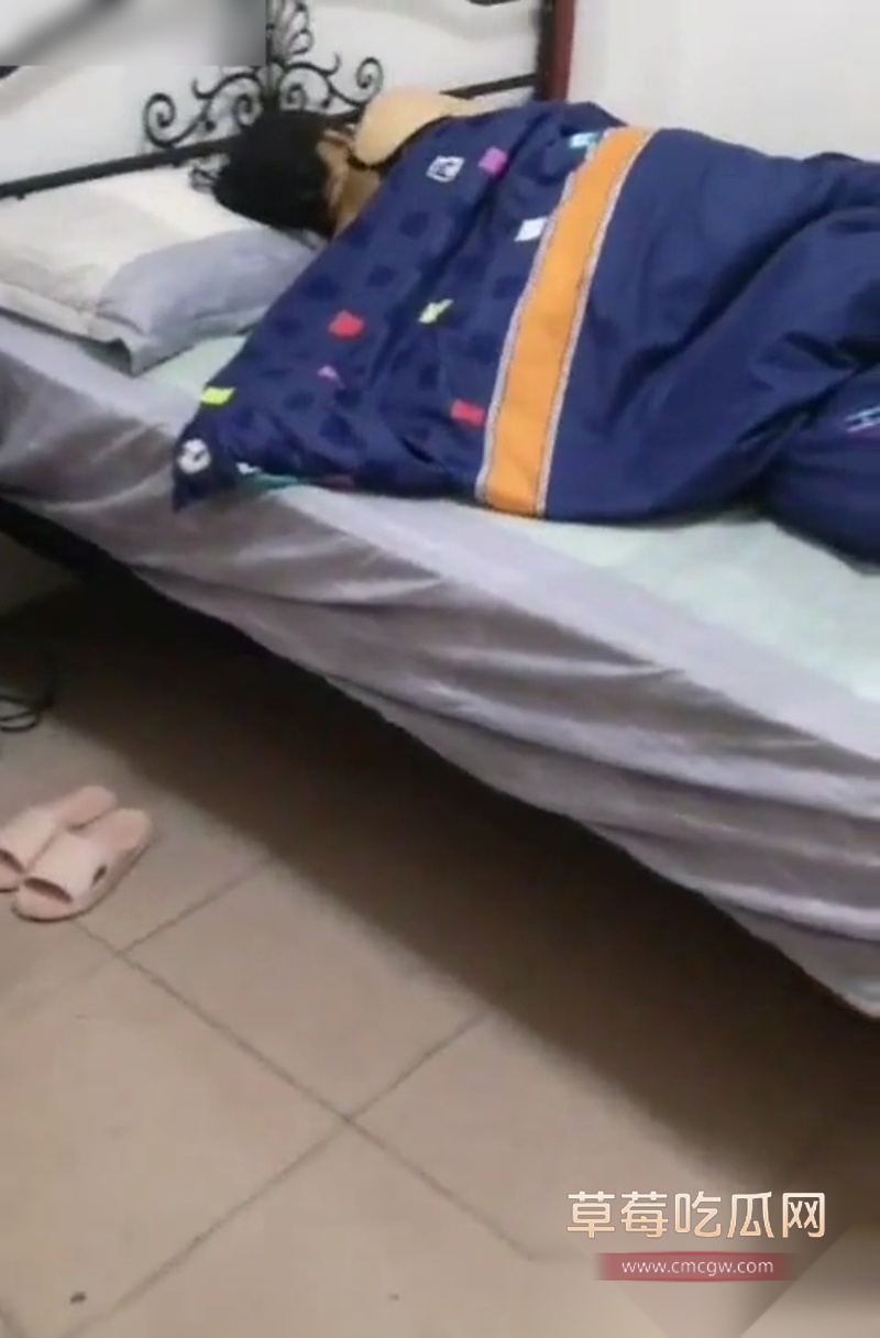 母子乱伦偷偷操妈妈 9 母子乱伦偷偷操妈妈 9