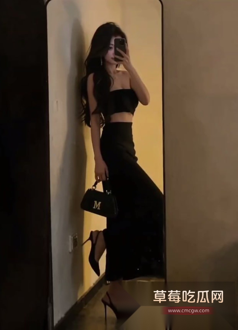 矮胖丑大老板商K点嫩模现场视频曝光 超美嫩妹抗拒接吻 10 矮胖丑大老板商K点嫩模现场视频曝光 超美嫩妹抗拒接吻 10